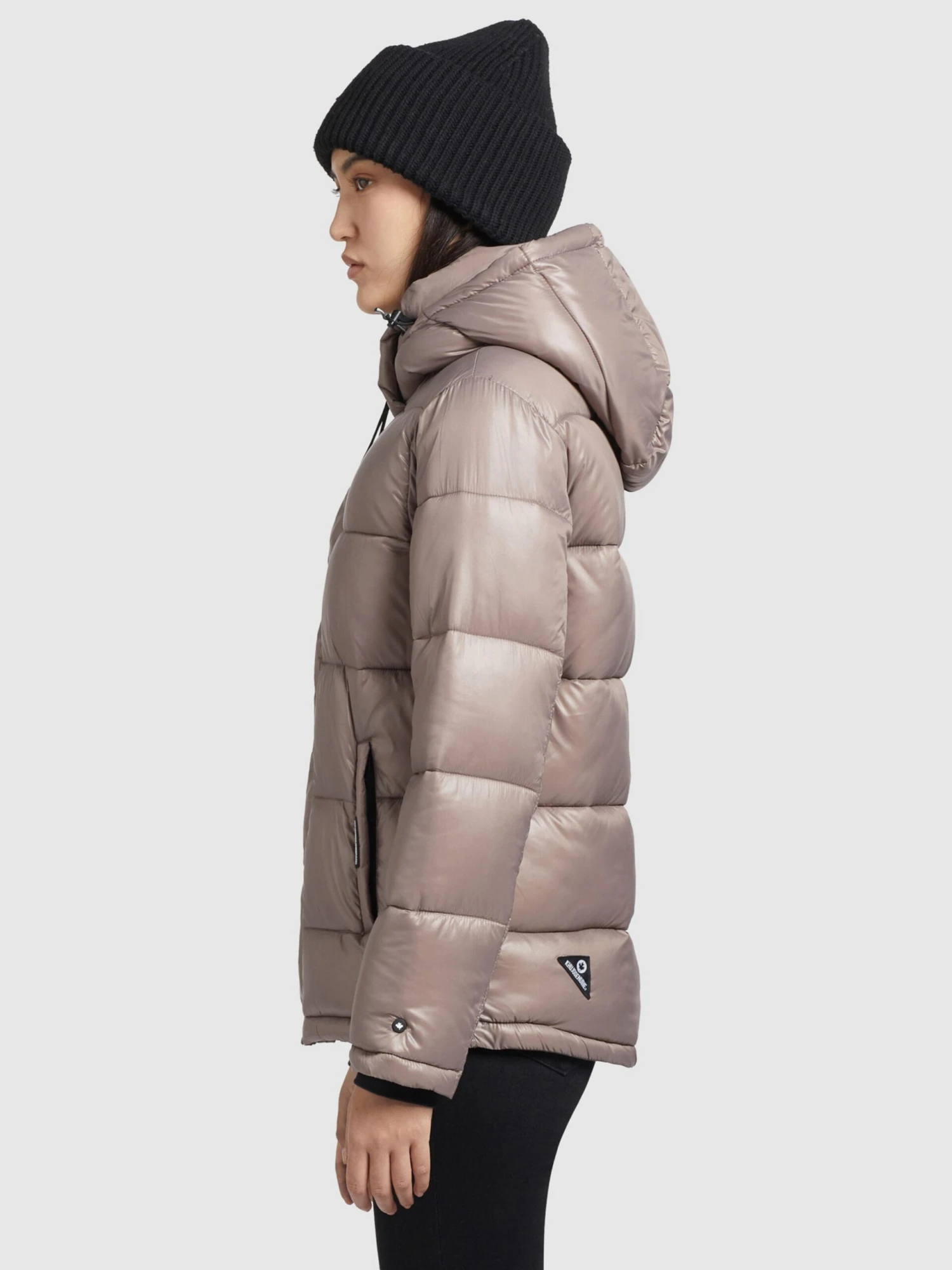 Vestes dhiver Veste d’hiver Gerda Shiny Femme beige Khujo Vestes Dhiver Veste D’hiver Gerda Shiny Femme Beige -Khujo 8f8f72135881c459ea4c83d0465bcc9a scaled