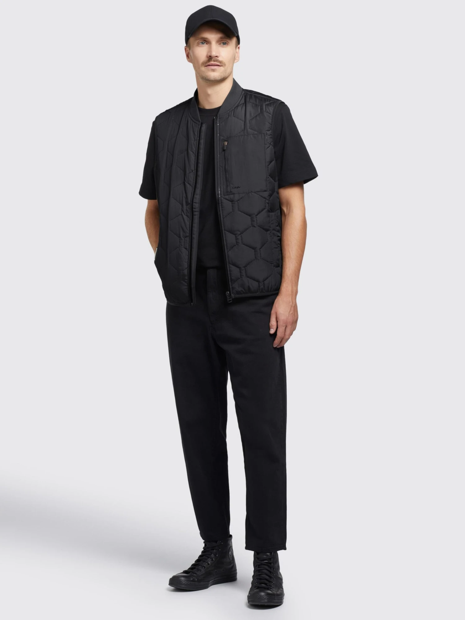 Vestes sans manches Gilet Liel Homme noir Khujo Vestes Sans Manches Gilet Liel Homme Noir -Khujo 9fbd884c0f6eda852984e15157647416 scaled