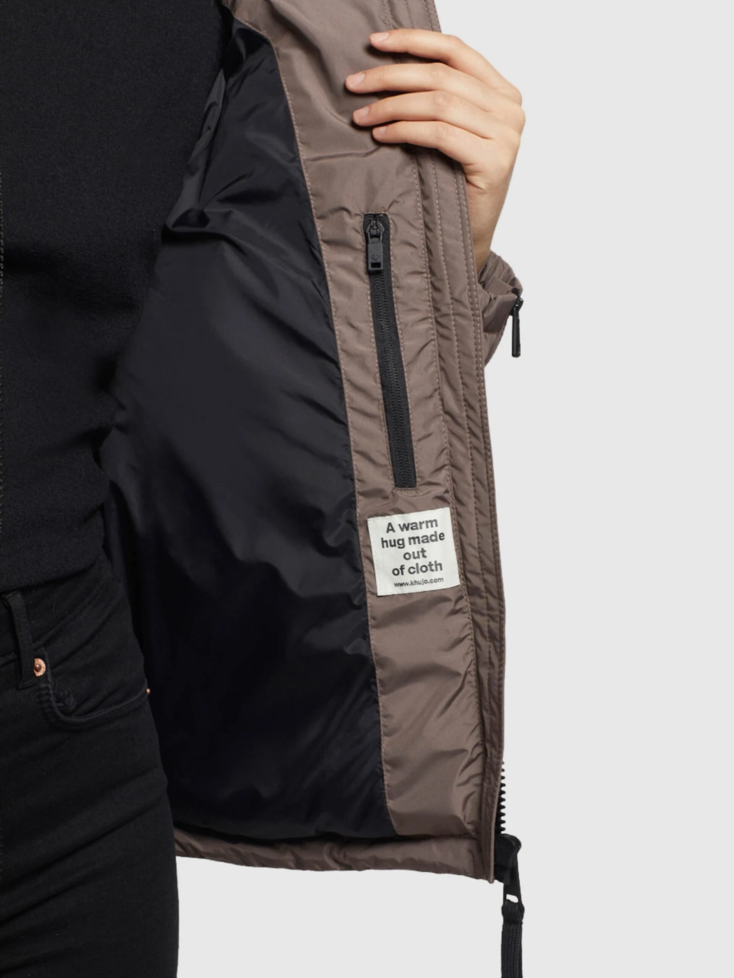 Vestes dhiver Veste d’hiver Esila Femme moka Khujo Vestes Dhiver Veste D’hiver Esila Femme Moka -Khujo da1144aedf0e4247ee7f96309022e885 scaled